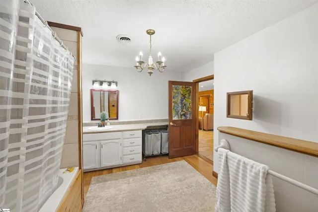 $899,999 | 450 Weatherly Road, Inman, SC 29349