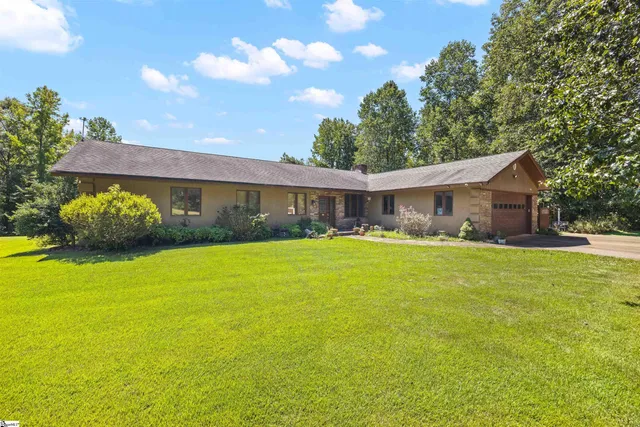 $899,999 | 450 Weatherly Road, Inman, SC 29349