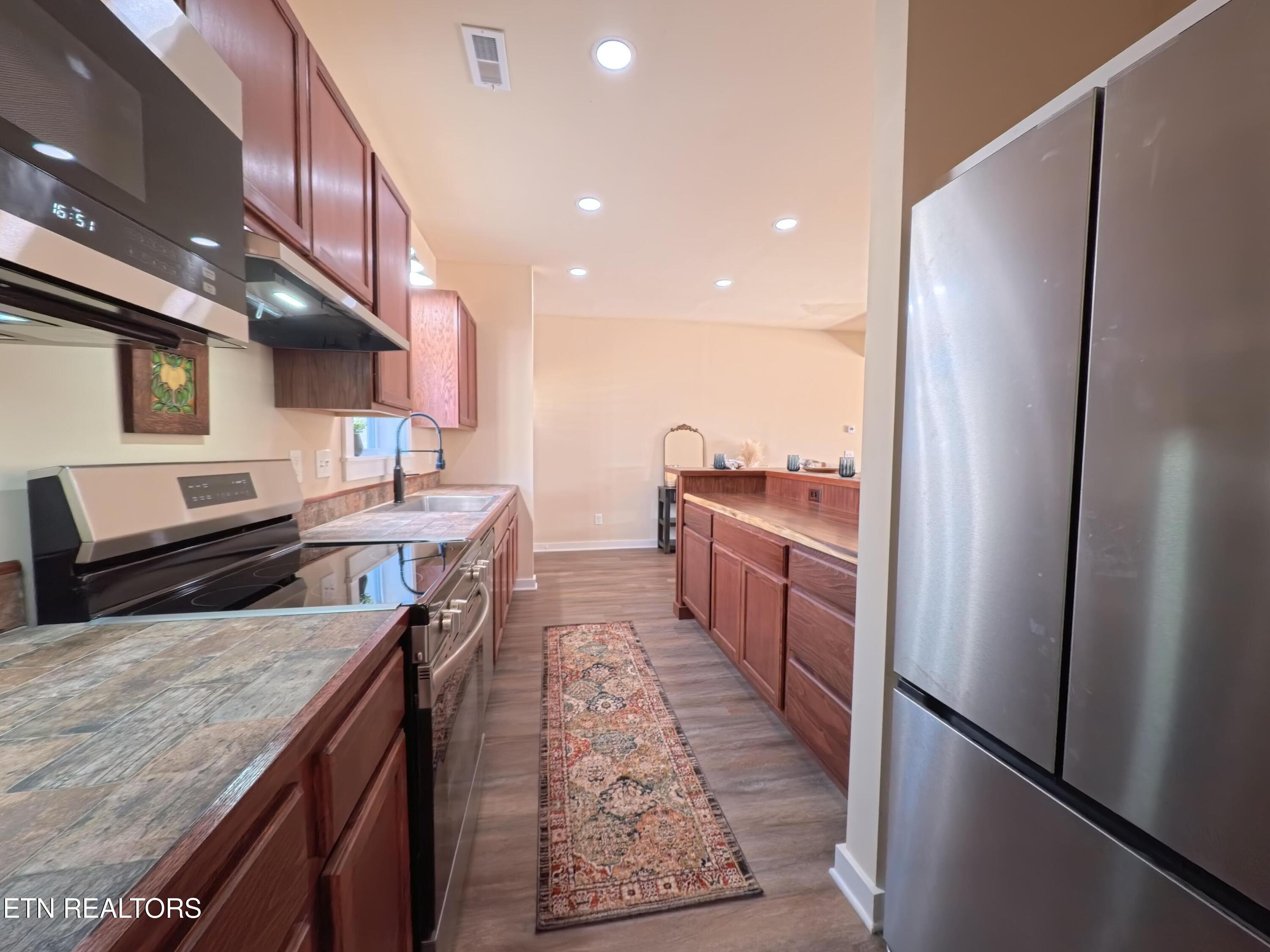 104 Marion Road Oak Ridge, TN 37830 - Photo 5 of 18 5