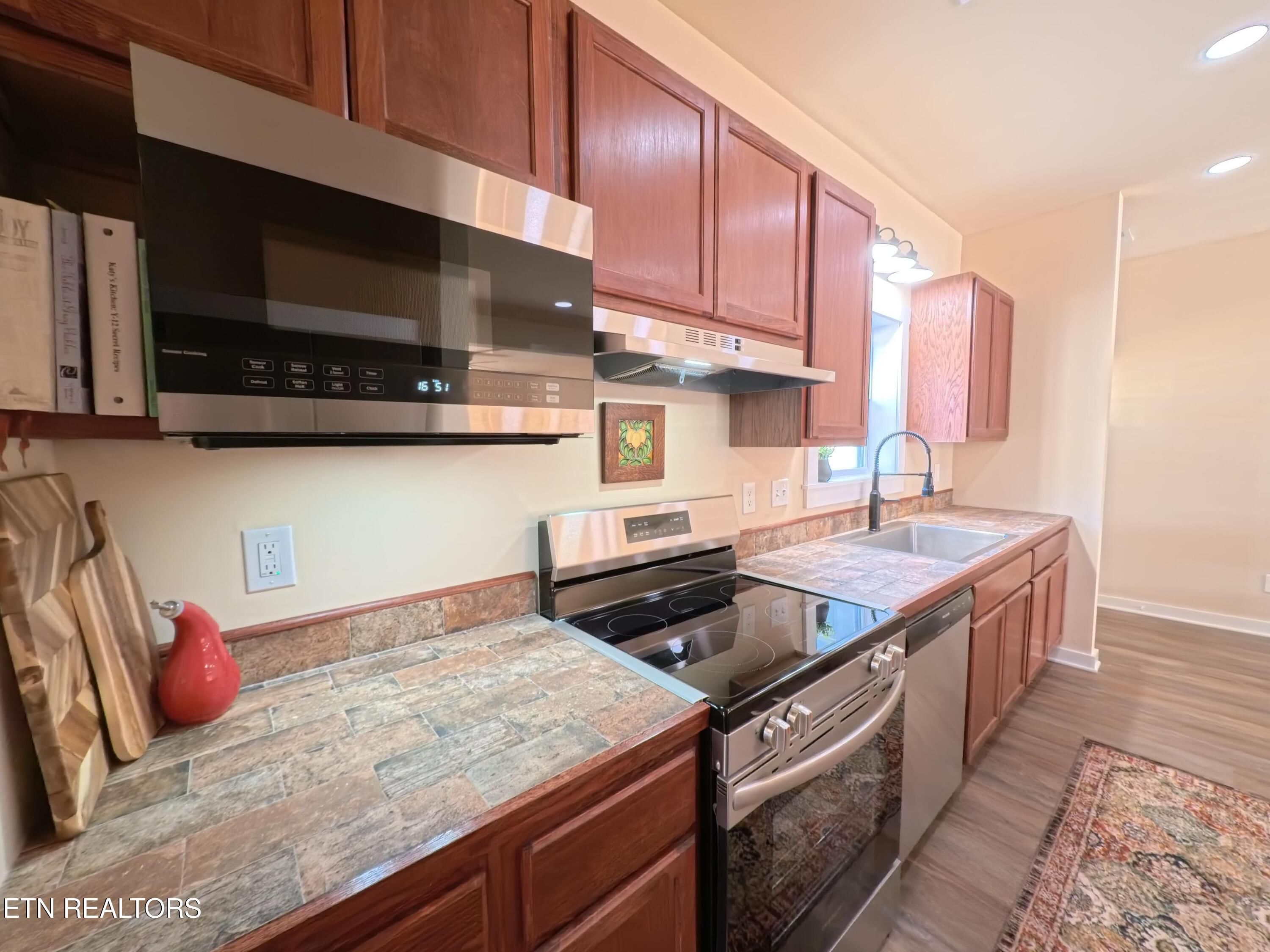 104 Marion Road Oak Ridge, TN 37830 - Photo 7 of 18 7