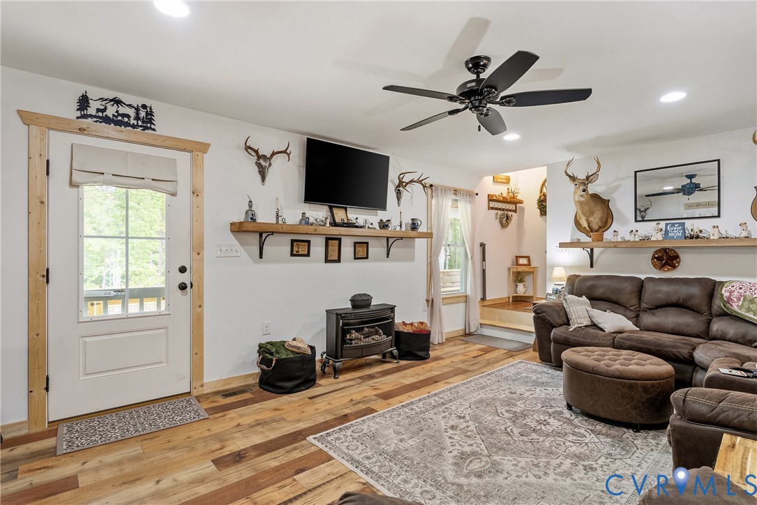 1426 Firehouse Road Howardsville, VA 24562 - Photo 7 of 62
