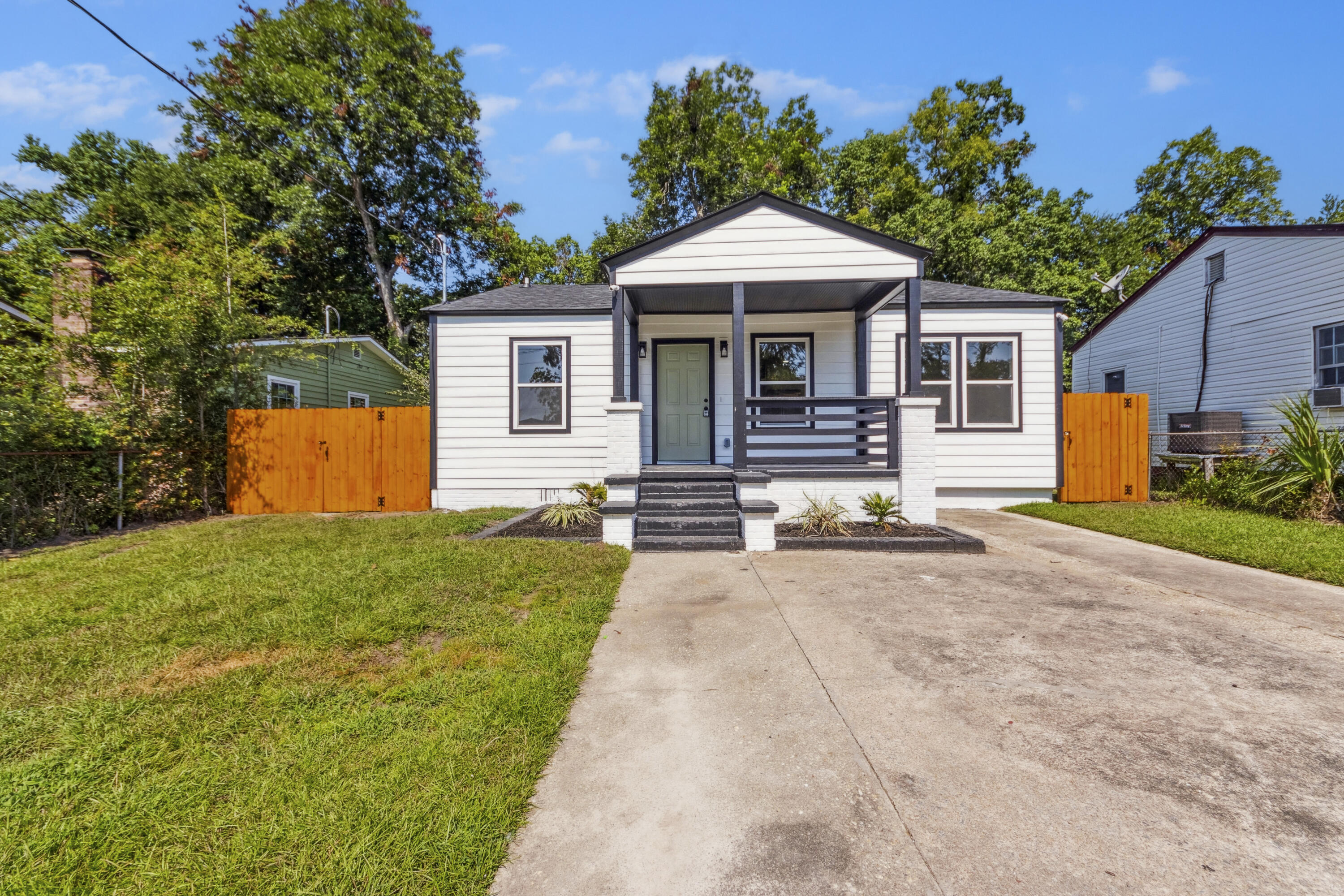 2136 Commander Road North Charleston, SC 29405 - Photo 19 of 20 _01A6161