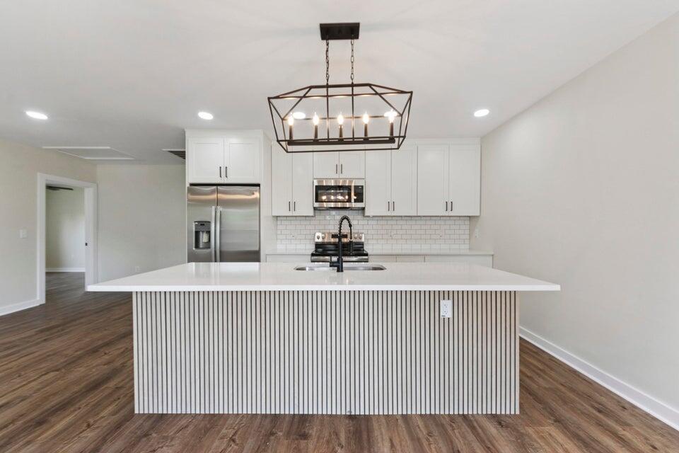 2136 Commander Road North Charleston, SC 29405 - Photo 6 of 20 Commander4