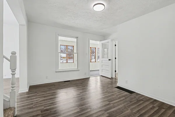 $199,999 | 412 Oak Street, Dowagiac, MI 49047