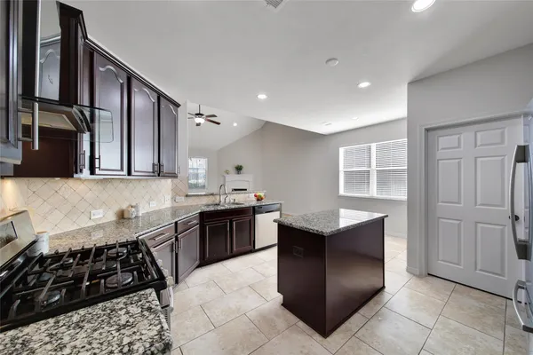 $2,650 | 9131 Durango Point Lane, Houston, TX 77070