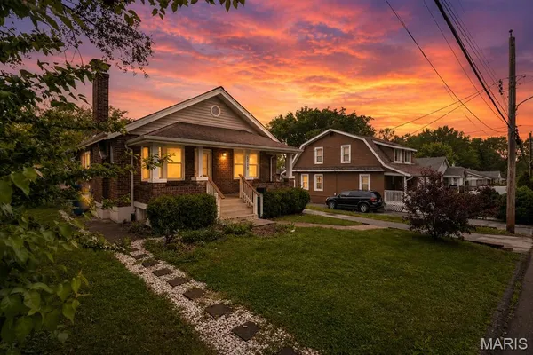 $199,900 | 2413 Leslie Avenue, Overland, MO 63114