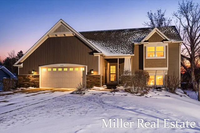 $469,900 | 2899 Loehrs Landing Drive, Hastings, MI 49058