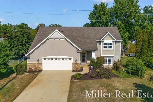 $469,900 | 2899 Loehrs Landing Drive, Hastings, MI 49058