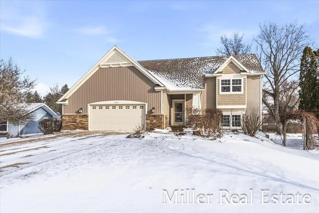 $469,900 | 2899 Loehrs Landing Drive, Hastings, MI 49058