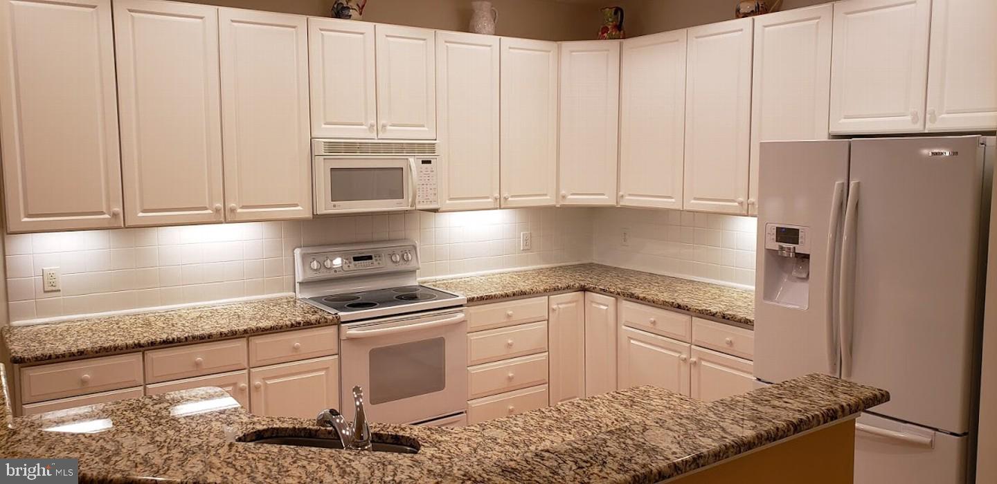 1221 Hogan Green Drive Springfield, PA 19064 - Photo 7 of 28