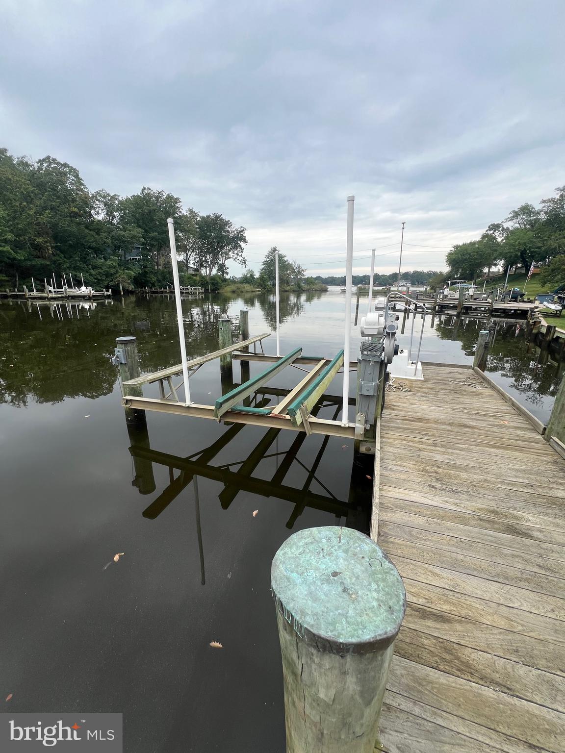 111 Virginia Avenue Edgewater, MD 21037 - Photo 6 of 80 boat lift