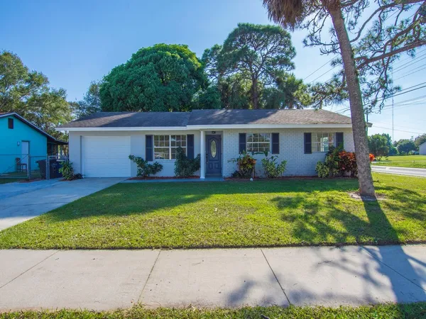 front view of house with a yard