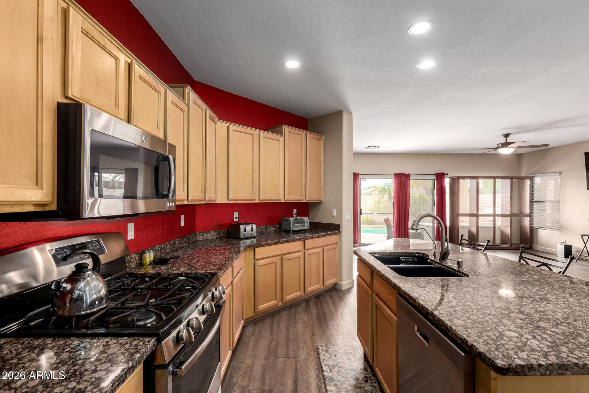 12937 West Flower Street Avondale, AZ 85392 - Photo 13 of 29 13 - Flower