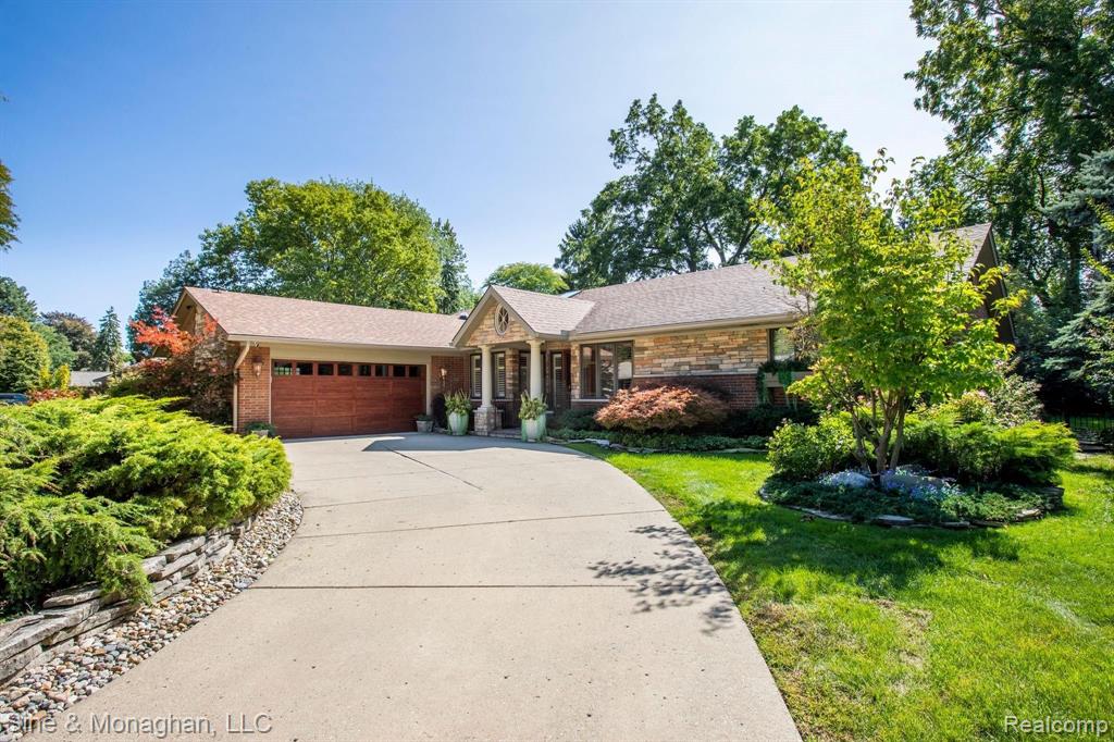 85 Stonehurst Road Grosse Pointe Shores, MI 48236 - Photo 1 of 39