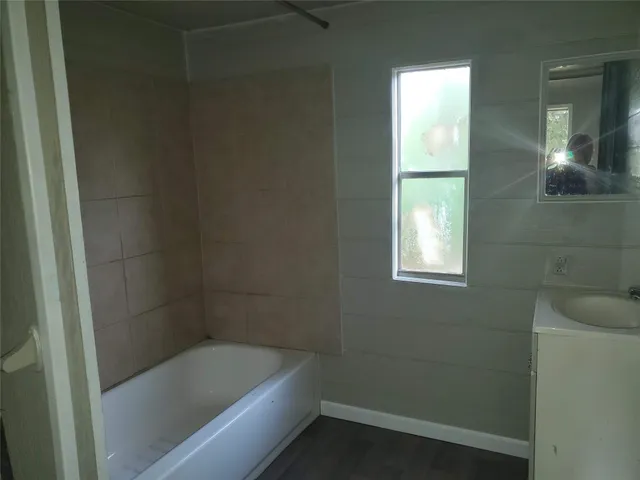 $900 | 12175 Hilltop Drive, Willis, TX 77318