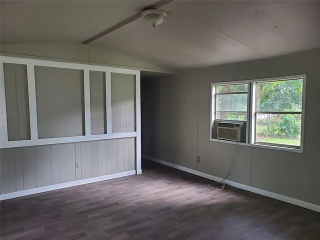 $900 | 12175 Hilltop Drive, Willis, TX 77318