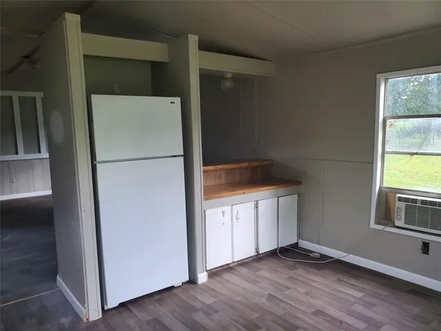 $900 | 12175 Hilltop Drive, Willis, TX 77318