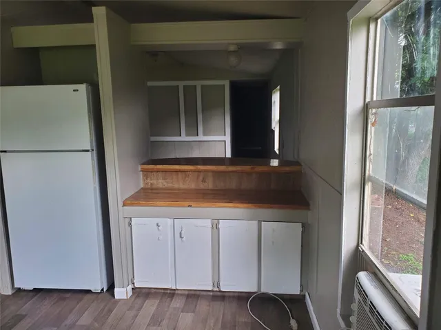 $900 | 12175 Hilltop Drive, Willis, TX 77318