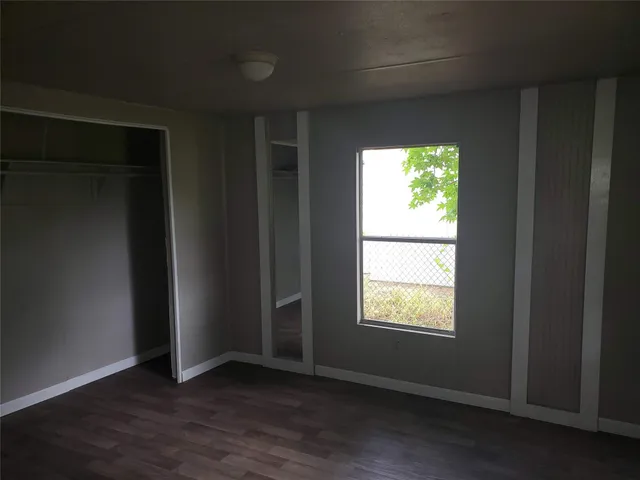 $900 | 12175 Hilltop Drive, Willis, TX 77318