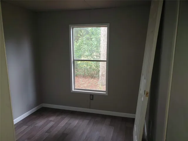 $900 | 12175 Hilltop Drive, Willis, TX 77318