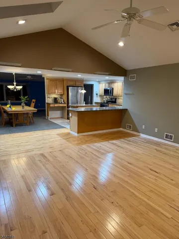 $615,000 | 5 Park Lane, Oak Ridge, NJ 07438