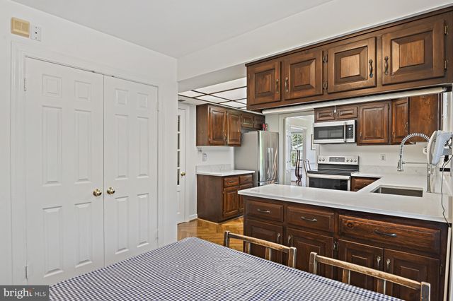 $1,610,500 | 7009 Hamel Hill Court, McLean, VA 22101