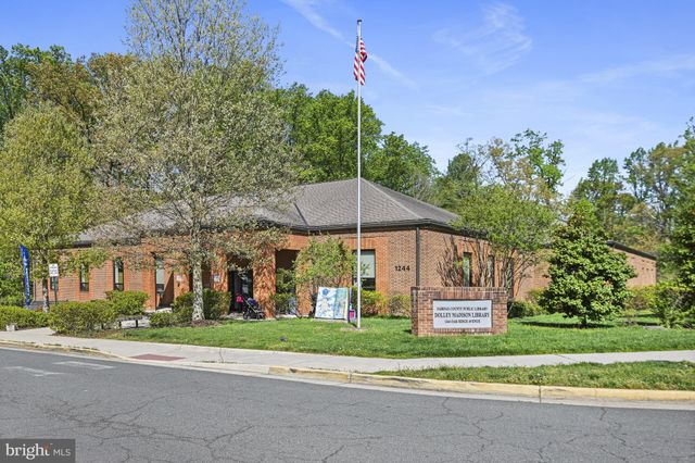 $1,610,500 | 7009 Hamel Hill Court, McLean, VA 22101