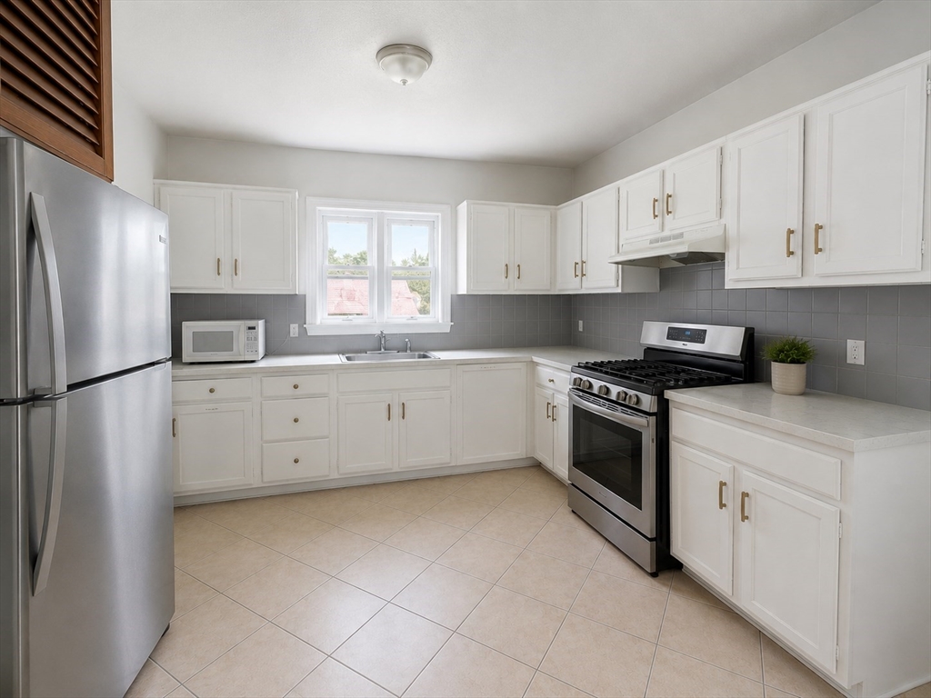 67 Reed Avenue, Unit 2 Everett, MA 02149 - Photo 2 of 11