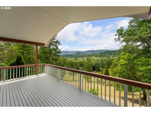$749,000 | 322 Monta Vista Lane, Roseburg, OR 97471