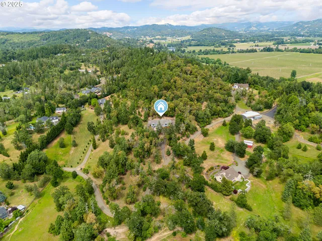 $749,000 | 322 Monta Vista Lane, Roseburg, OR 97471