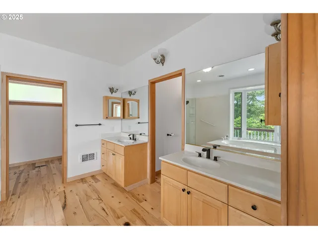 $749,000 | 322 Monta Vista Lane, Roseburg, OR 97471