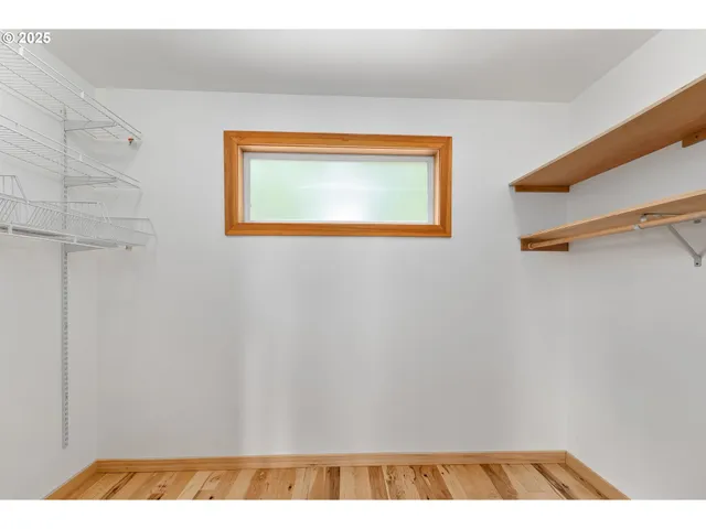 $749,000 | 322 Monta Vista Lane, Roseburg, OR 97471