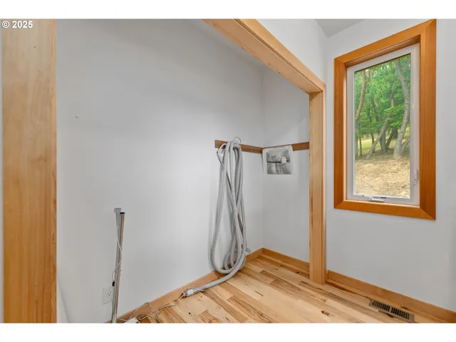 $749,000 | 322 Monta Vista Lane, Roseburg, OR 97471