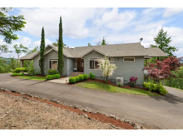 $749,000 | 322 Monta Vista Lane, Roseburg, OR 97471