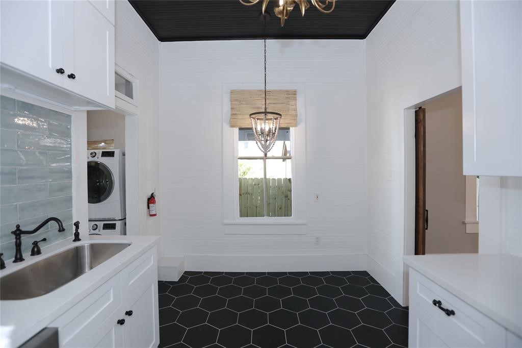 2119 Freeman Street Houston, TX 77009 - Photo 10 of 15