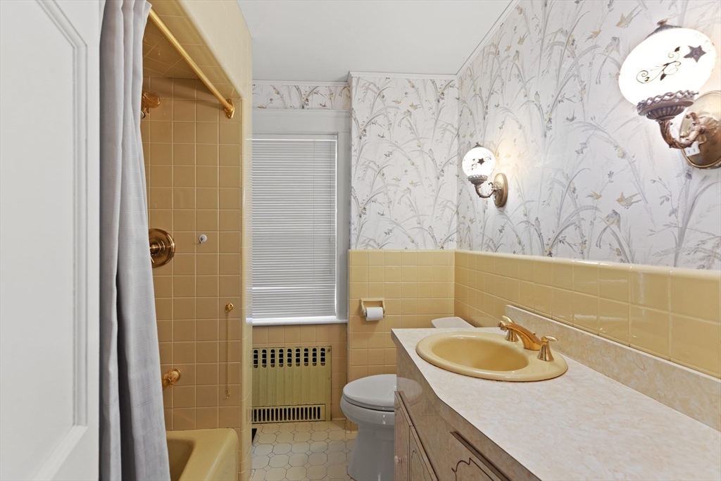 35 Badger Road Medford, MA 02155 - Photo 23 of 30