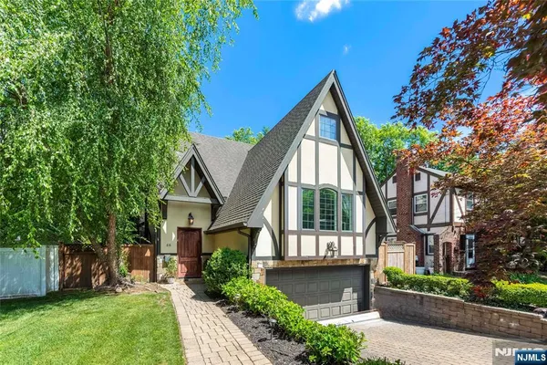 $9,500 | 86 George Street, Tenafly, NJ 07670
