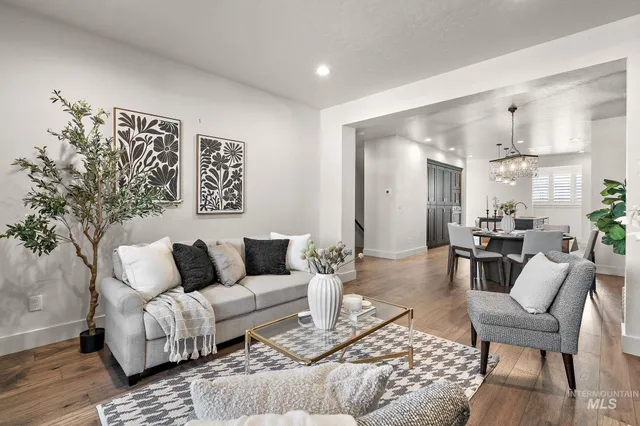 $650,000 | 3033 South Trailwood Way, Boise, ID 83716