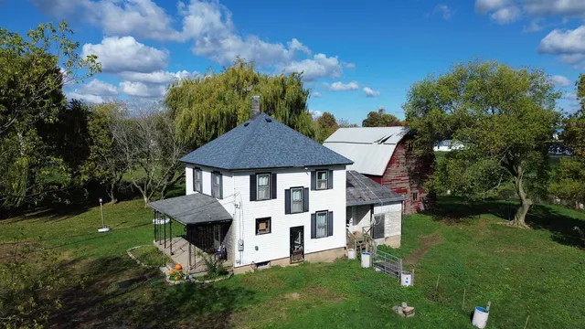 $299,900 | 180 E Shore South, Grand Isle, VT 05458