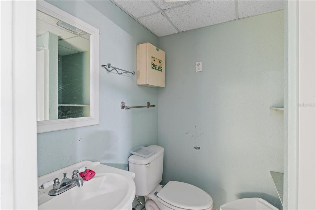 236 Grove Street Venice, FL 34285 - Photo 10 of 43