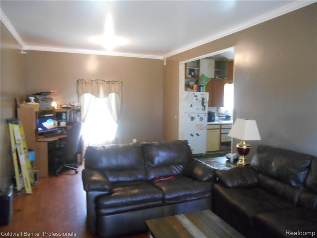 1697 Bowers Road Lapeer, MI 48446 - Photo 9 of 18 living.JPG