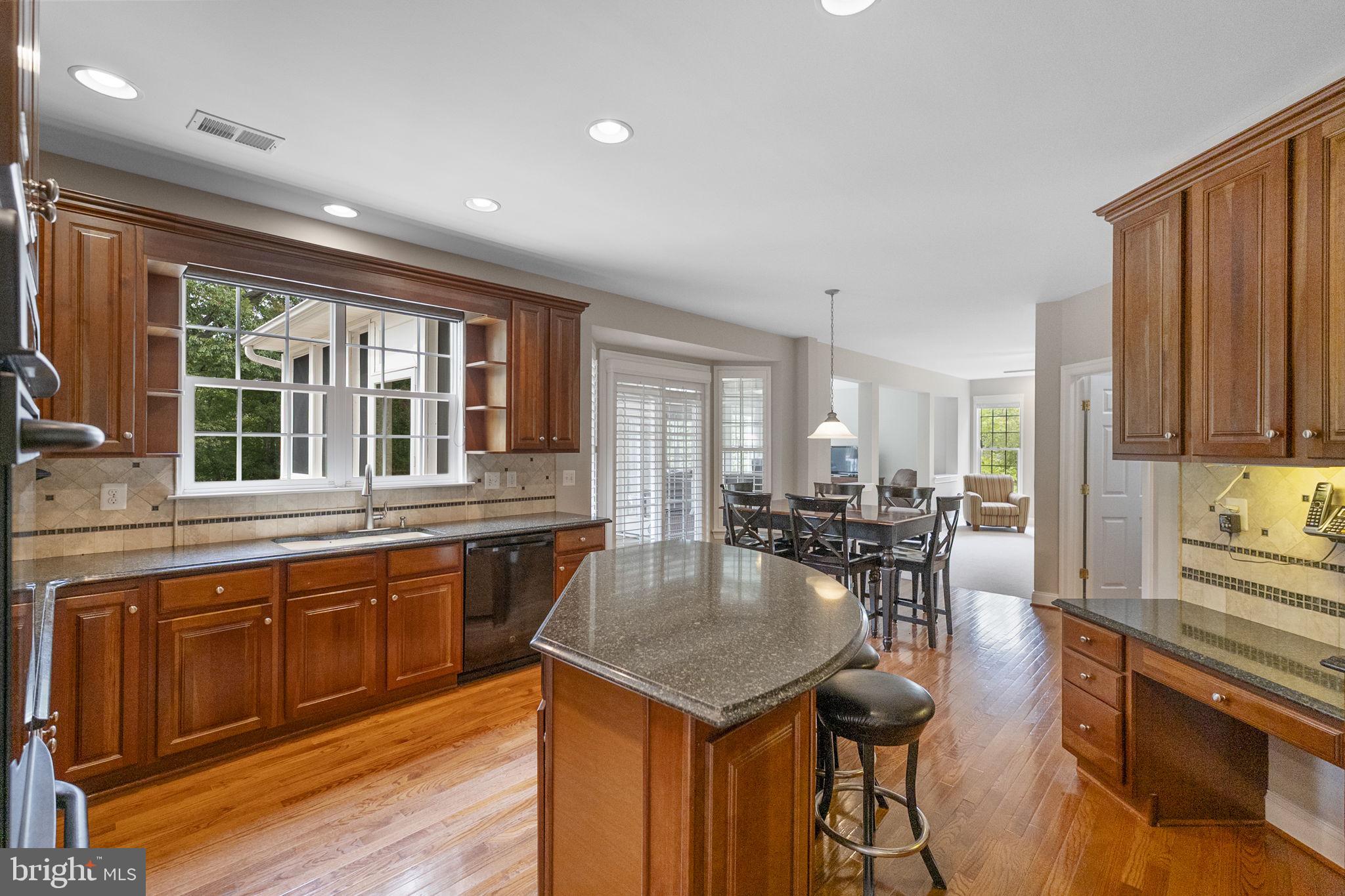 23128 Persimmon Ridge Road Clarksburg, MD 20871 - Photo 16 of 66 Kitchen