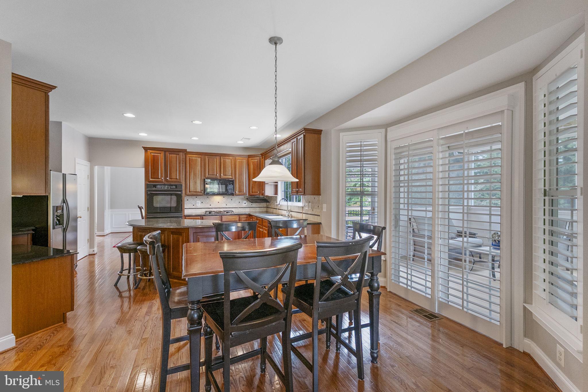23128 Persimmon Ridge Road Clarksburg, MD 20871 - Photo 17 of 66 Eat-in kitchen