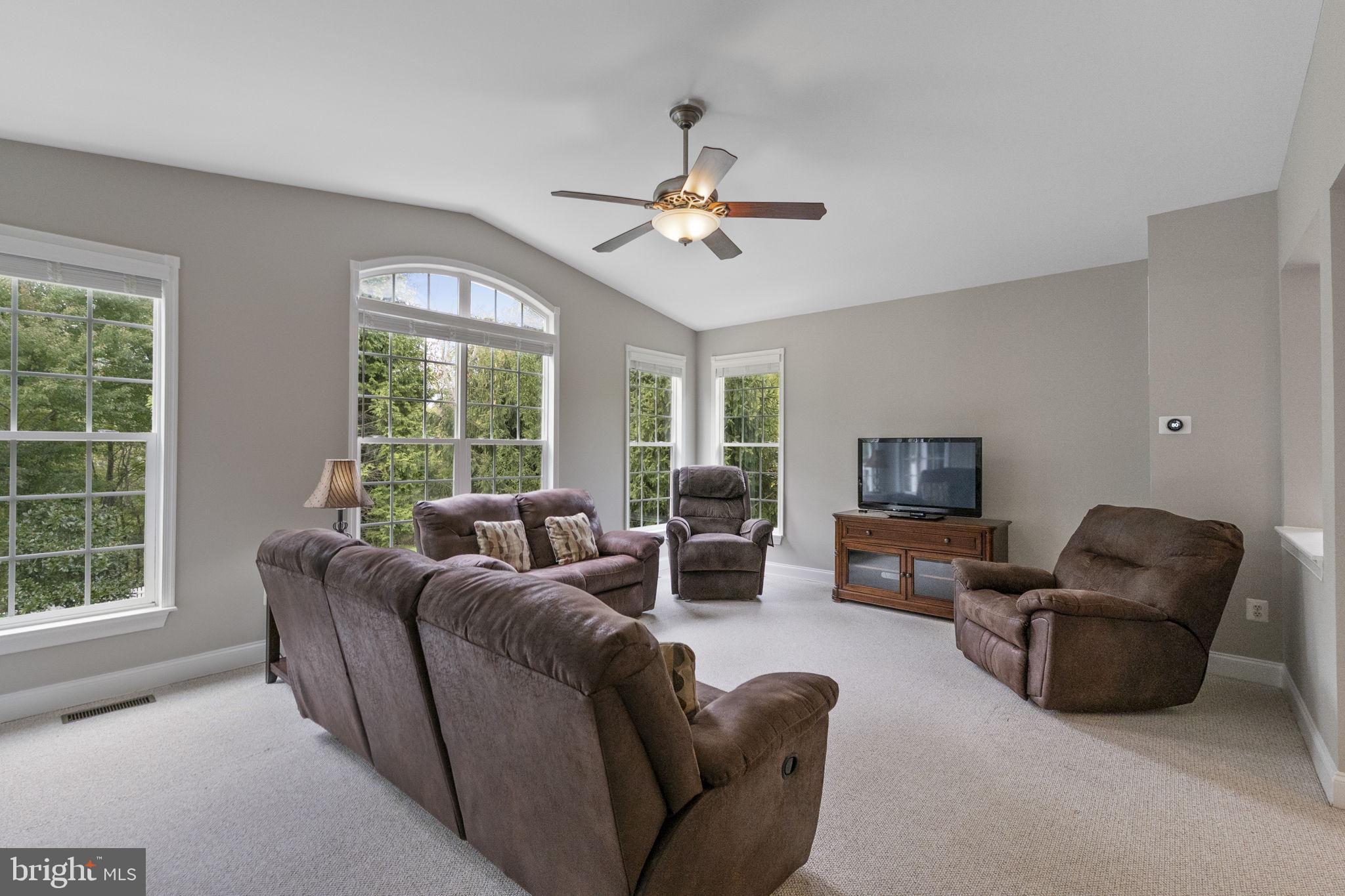 23128 Persimmon Ridge Road Clarksburg, MD 20871 - Photo 20 of 66 Sun room