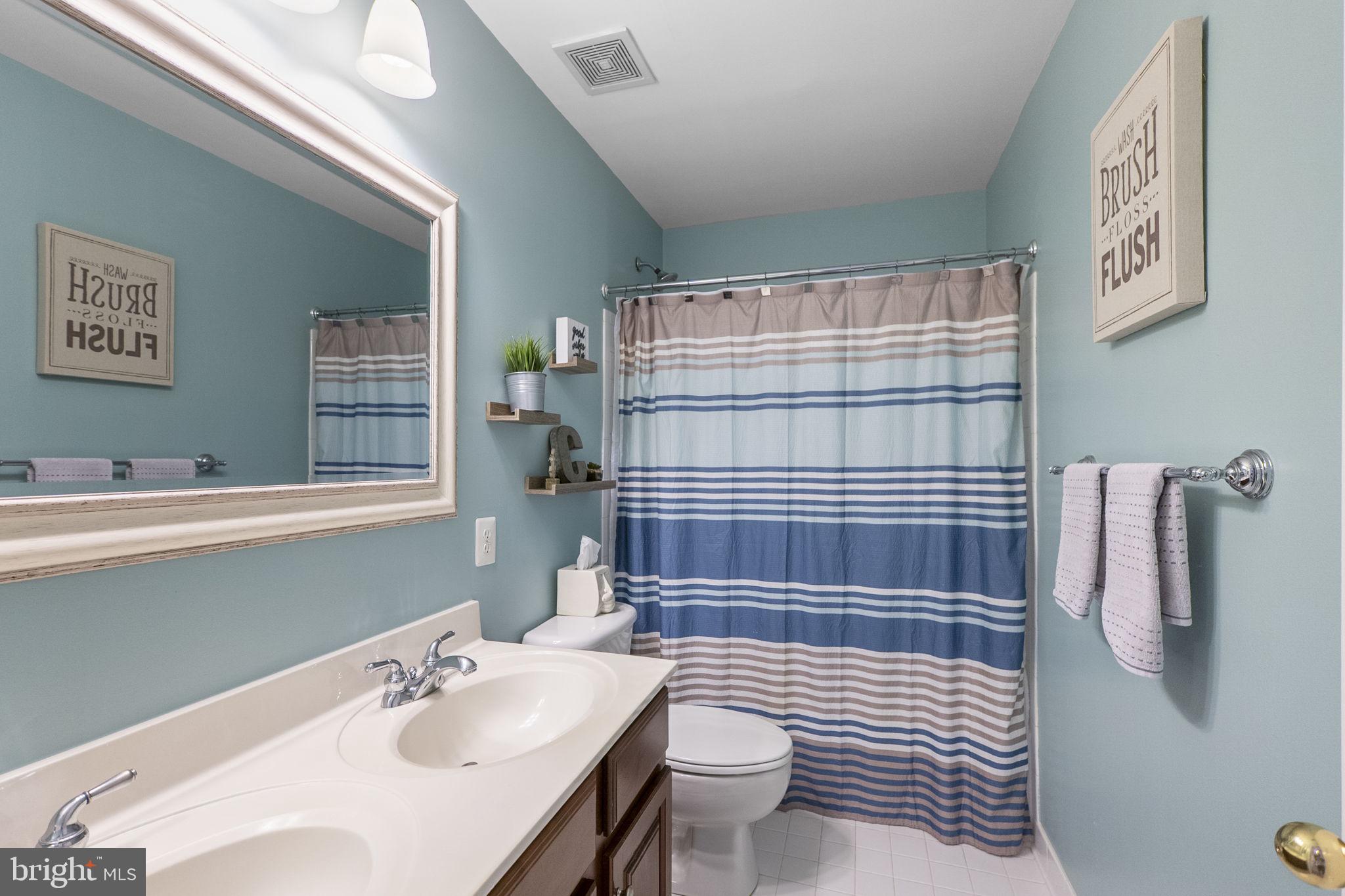 23128 Persimmon Ridge Road Clarksburg, MD 20871 - Photo 32 of 66 Full bath