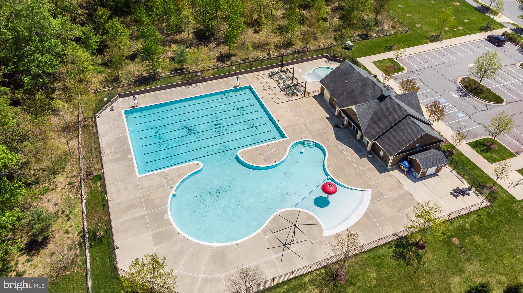 23128 Persimmon Ridge Road Clarksburg, MD 20871 - Photo 59 of 66 Swimming pool 2