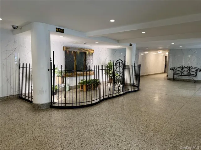 $3,350 | 60-11 Broadway, Unit 6C | Woodside