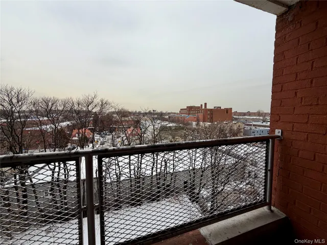 $3,350 | 60-11 Broadway, Unit 6C | Woodside