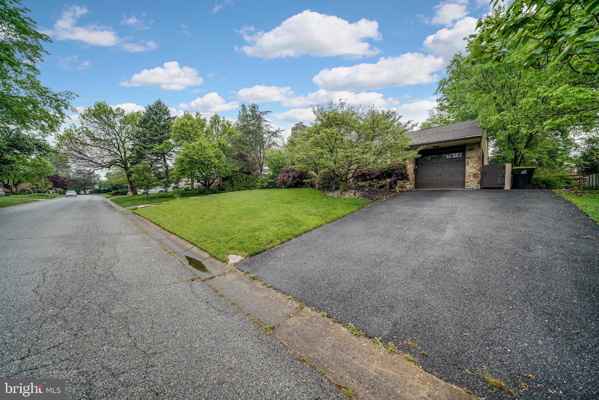 37 Paschall Road Wilmington, DE 19803 - Photo 1 of 23 Driveway