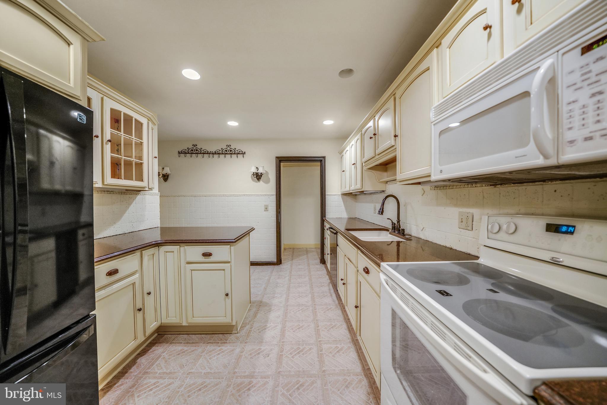 37 Paschall Road Wilmington, DE 19803 - Photo 7 of 23 Kitchen